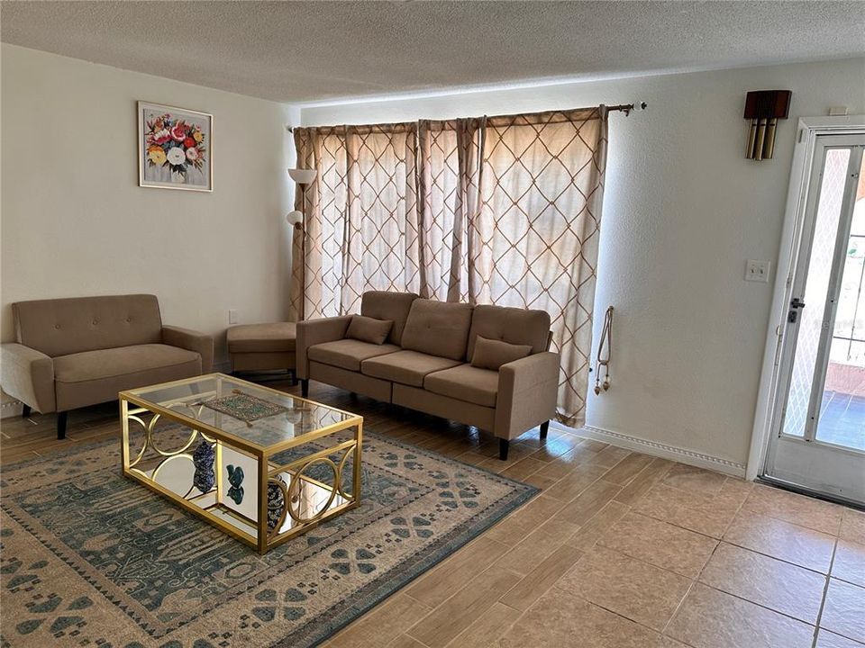 En Venta: $279,900 (3 camas, 2 baños, 1637 Pies cuadrados)