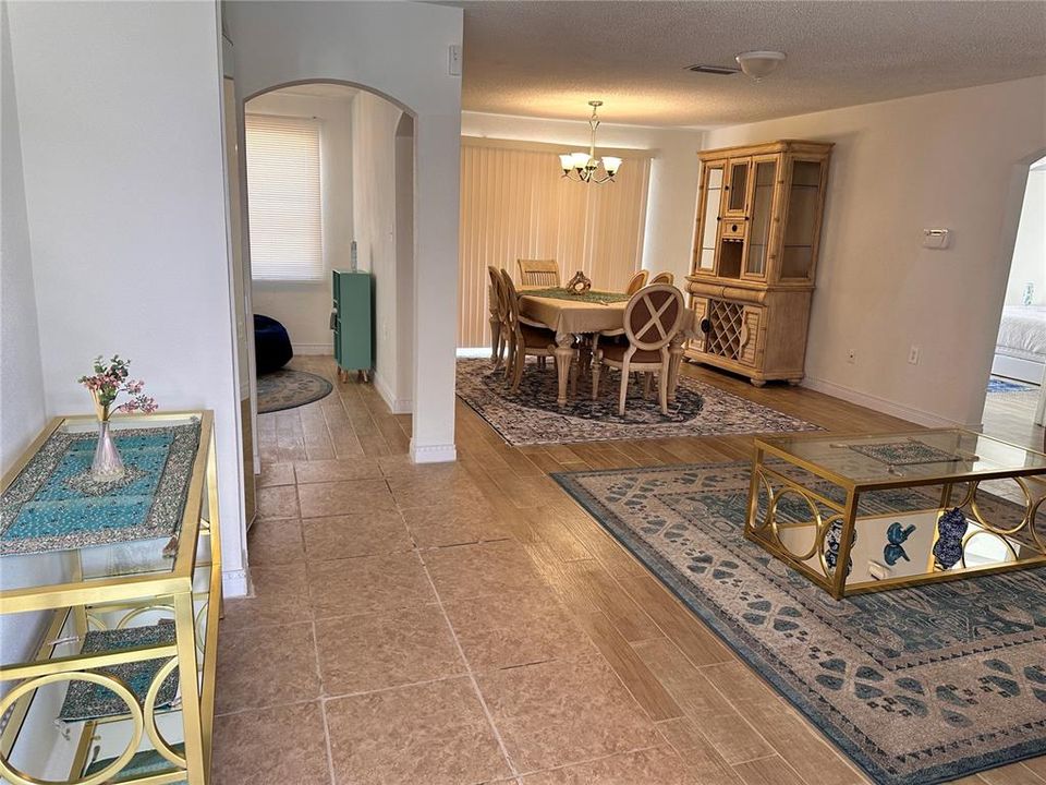 En Venta: $279,900 (3 camas, 2 baños, 1637 Pies cuadrados)