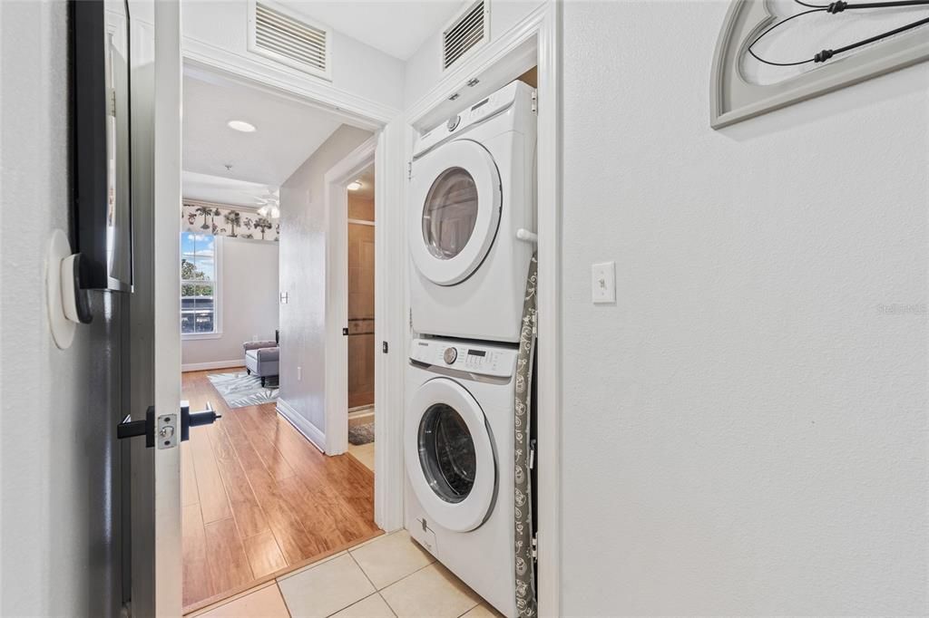 En Venta: $380,000 (3 camas, 2 baños, 2069 Pies cuadrados)