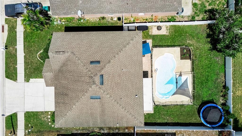En Venta: $650,000 (4 camas, 2 baños, 2456 Pies cuadrados)