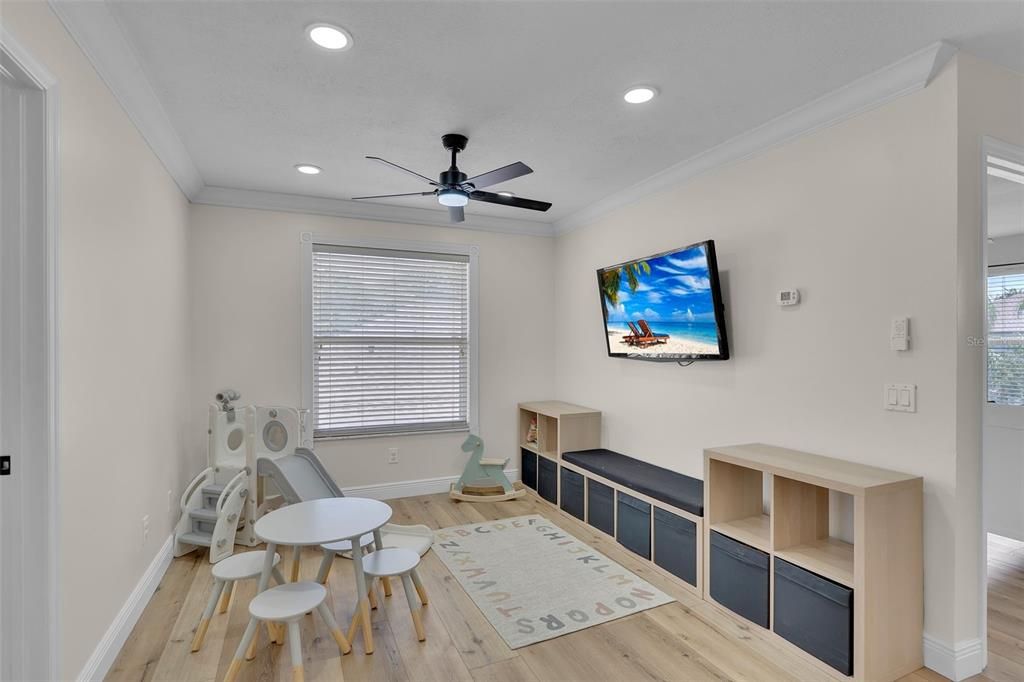 En Venta: $650,000 (4 camas, 2 baños, 2456 Pies cuadrados)