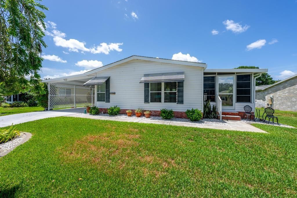 For Sale: $209,000 (2 beds, 2 baths, 1352 Square Feet)