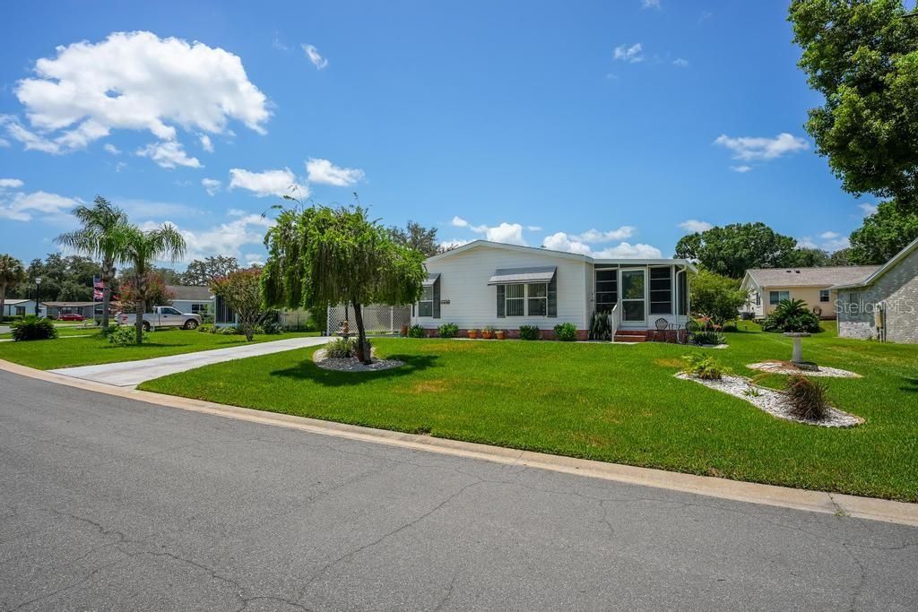 For Sale: $209,000 (2 beds, 2 baths, 1352 Square Feet)
