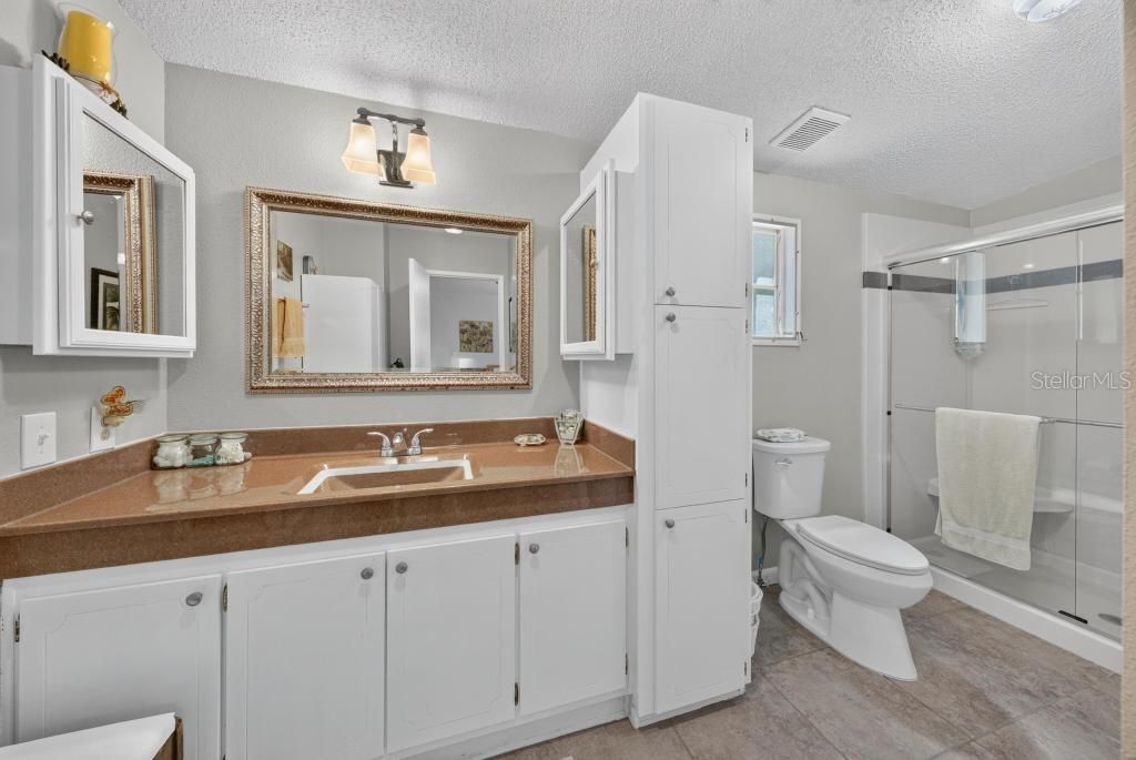For Sale: $209,000 (2 beds, 2 baths, 1352 Square Feet)