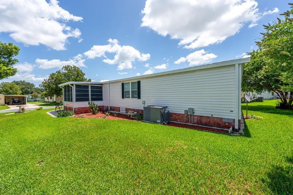 For Sale: $209,000 (2 beds, 2 baths, 1352 Square Feet)