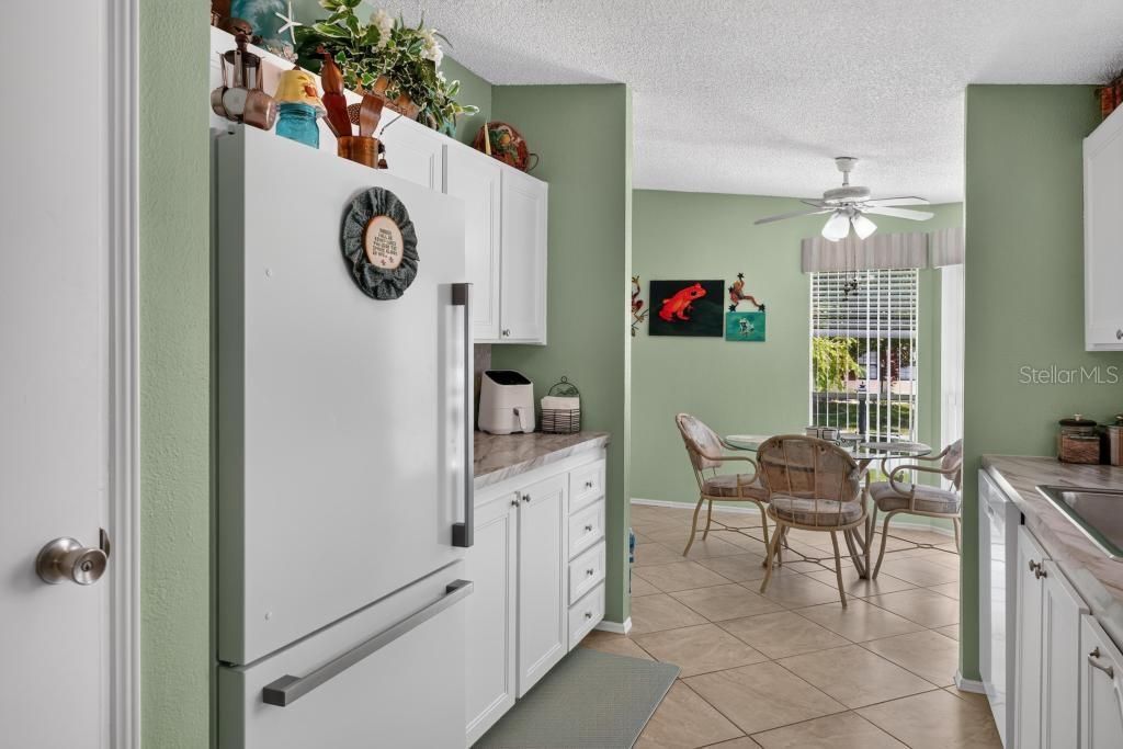 For Sale: $209,000 (2 beds, 2 baths, 1352 Square Feet)