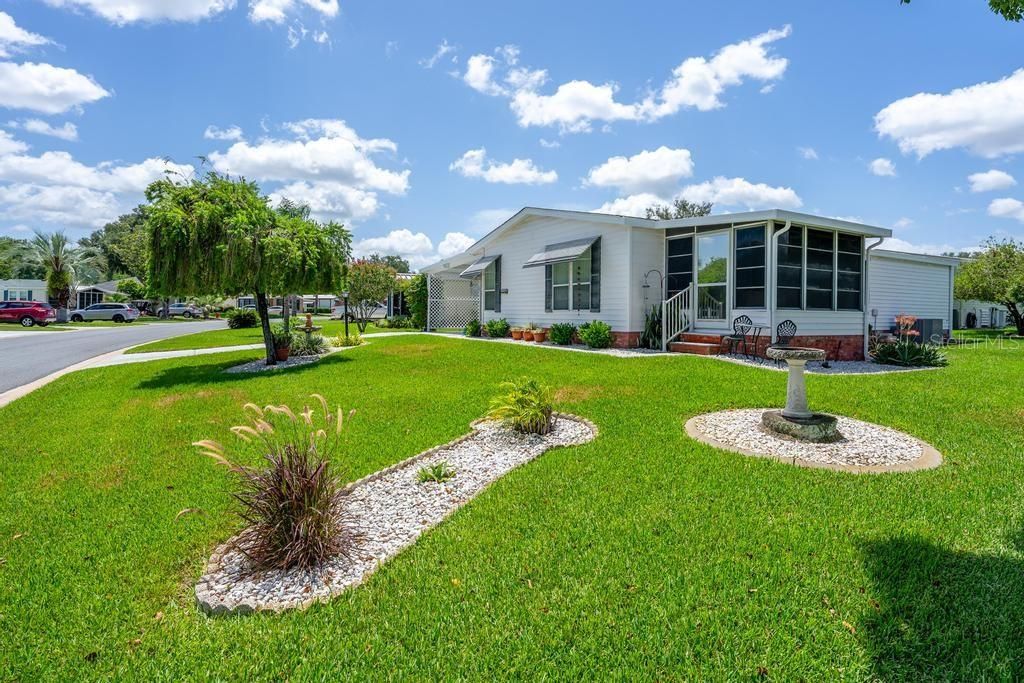 For Sale: $209,000 (2 beds, 2 baths, 1352 Square Feet)