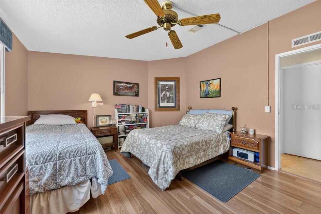 For Sale: $209,000 (2 beds, 2 baths, 1352 Square Feet)