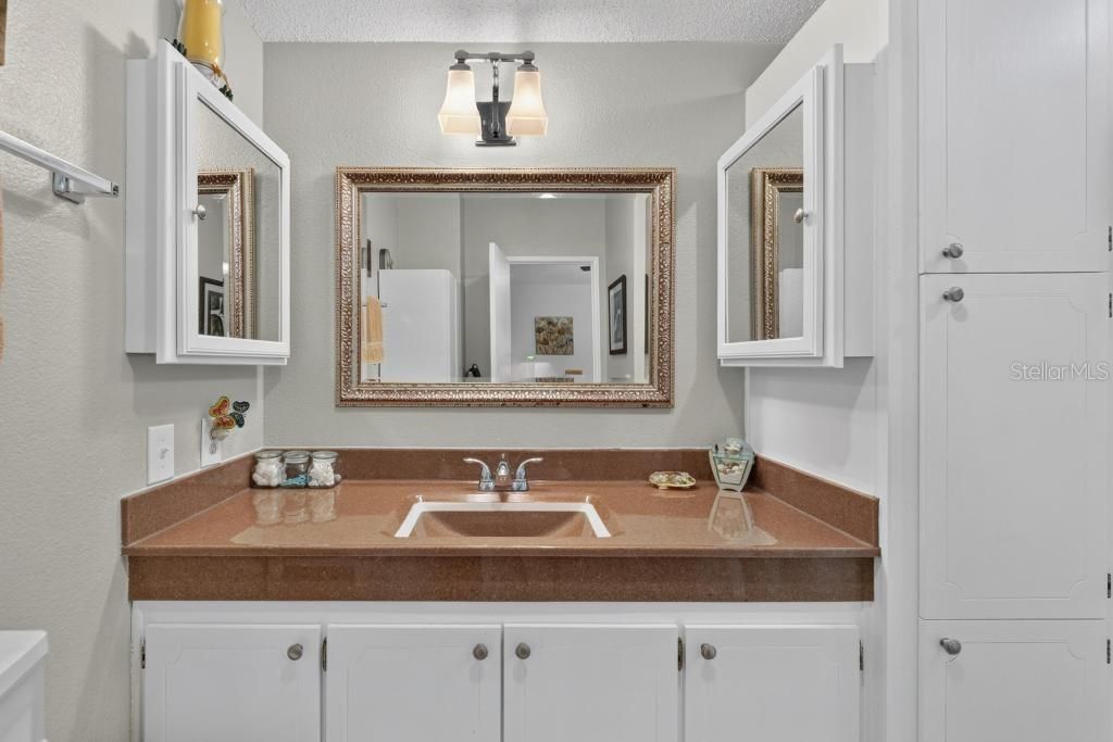 For Sale: $209,000 (2 beds, 2 baths, 1352 Square Feet)
