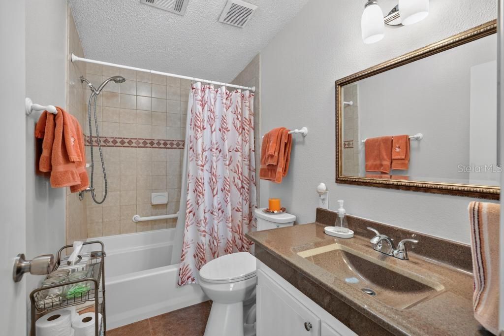 For Sale: $209,000 (2 beds, 2 baths, 1352 Square Feet)