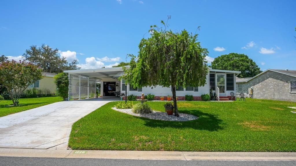 For Sale: $209,000 (2 beds, 2 baths, 1352 Square Feet)