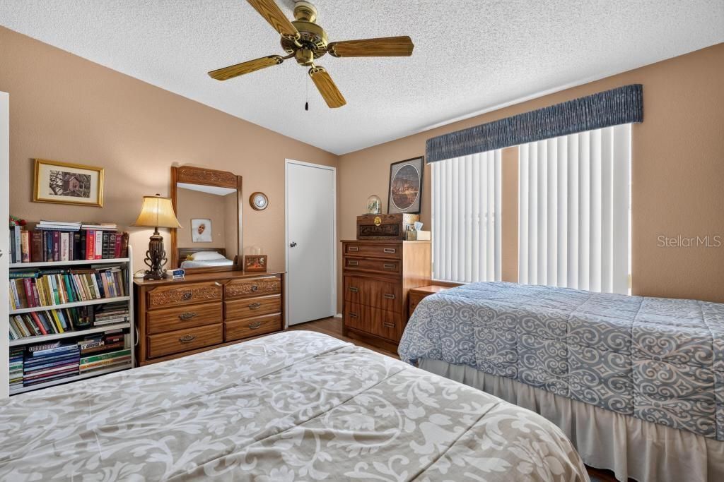 For Sale: $209,000 (2 beds, 2 baths, 1352 Square Feet)