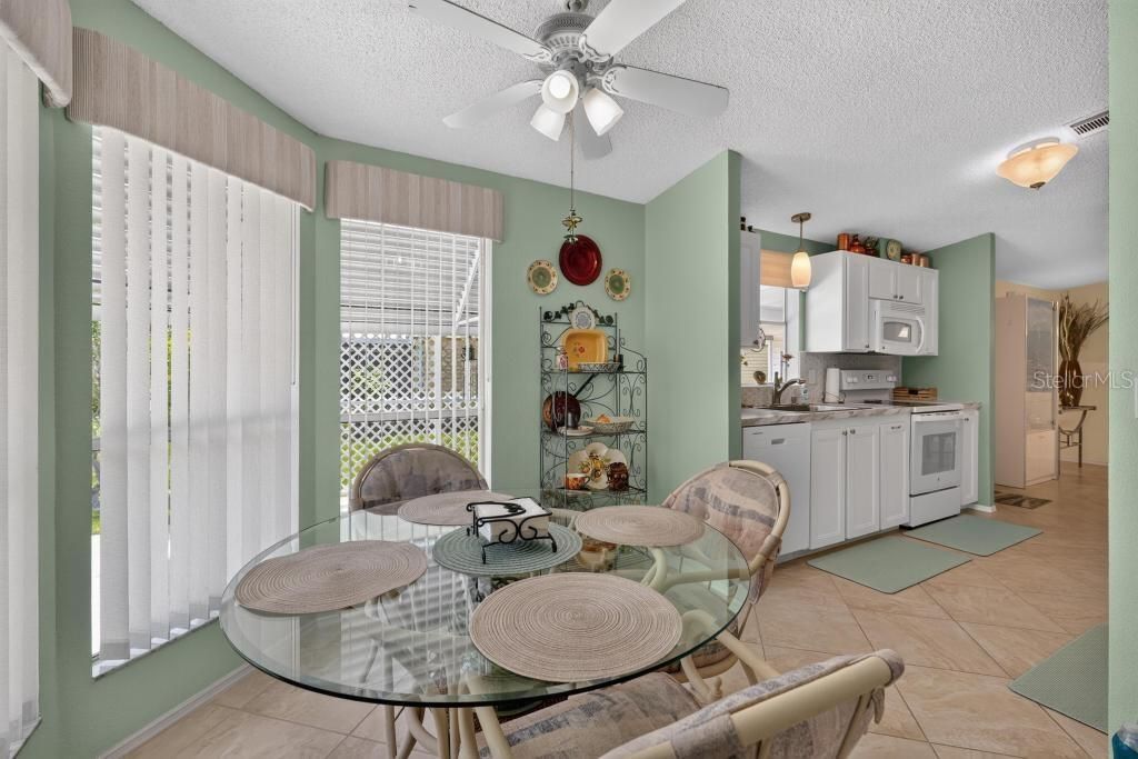 For Sale: $209,000 (2 beds, 2 baths, 1352 Square Feet)