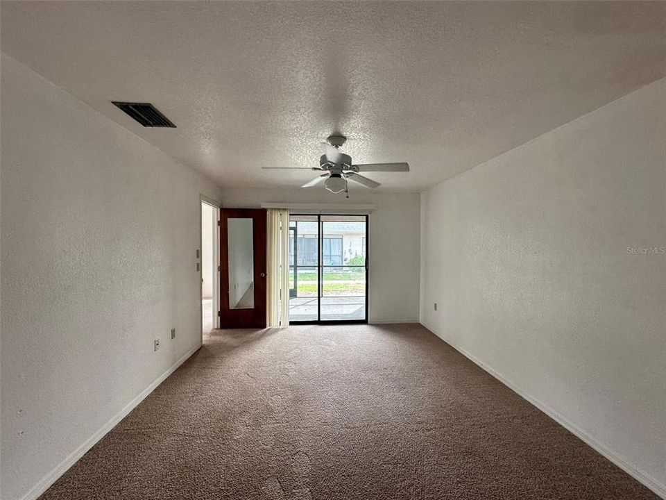 For Rent: $1,250 (2 beds, 2 baths, 937 Square Feet)