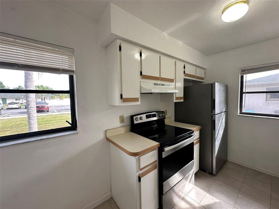 For Rent: $1,250 (2 beds, 2 baths, 937 Square Feet)