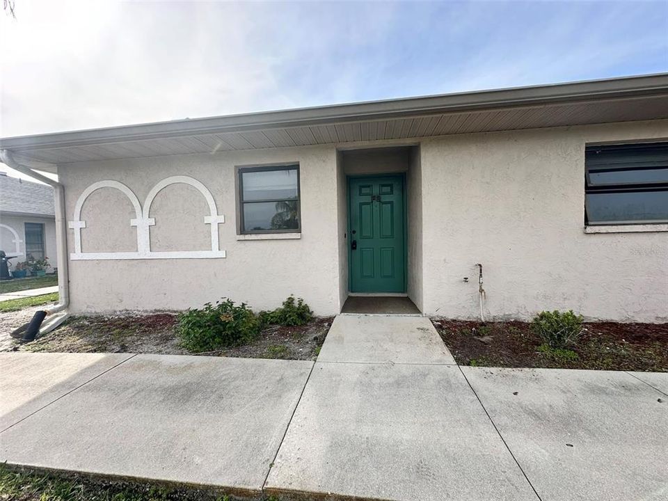 For Rent: $1,250 (2 beds, 2 baths, 937 Square Feet)