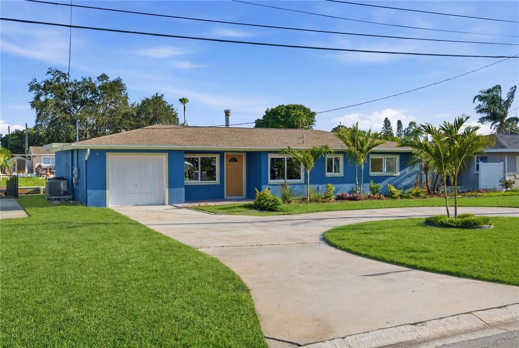 For Sale: $899,000 (3 beds, 2 baths, 1970 Square Feet)