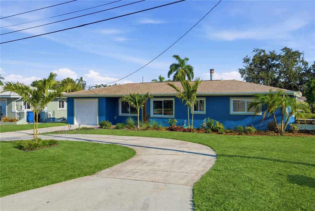 For Sale: $899,000 (3 beds, 2 baths, 1970 Square Feet)