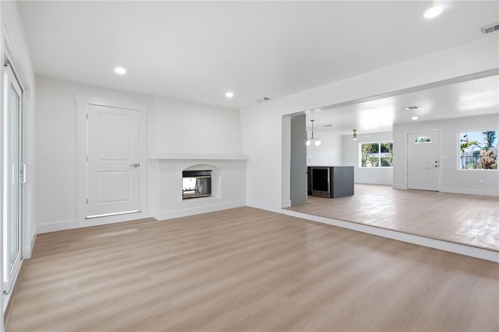 For Sale: $899,000 (3 beds, 2 baths, 1970 Square Feet)