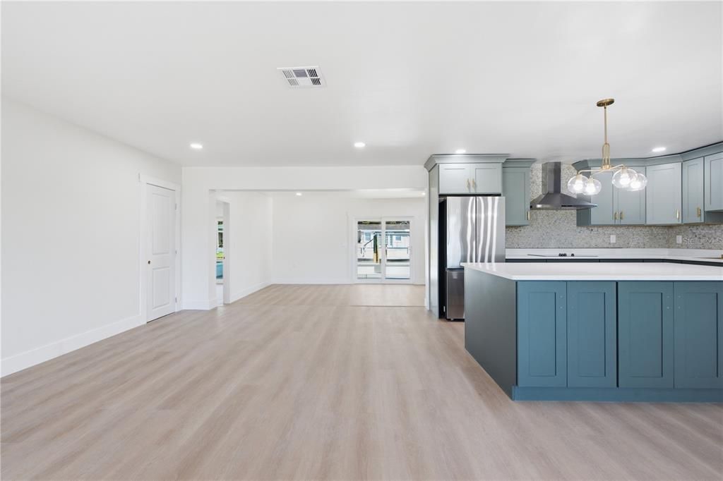 For Sale: $899,000 (3 beds, 2 baths, 1970 Square Feet)