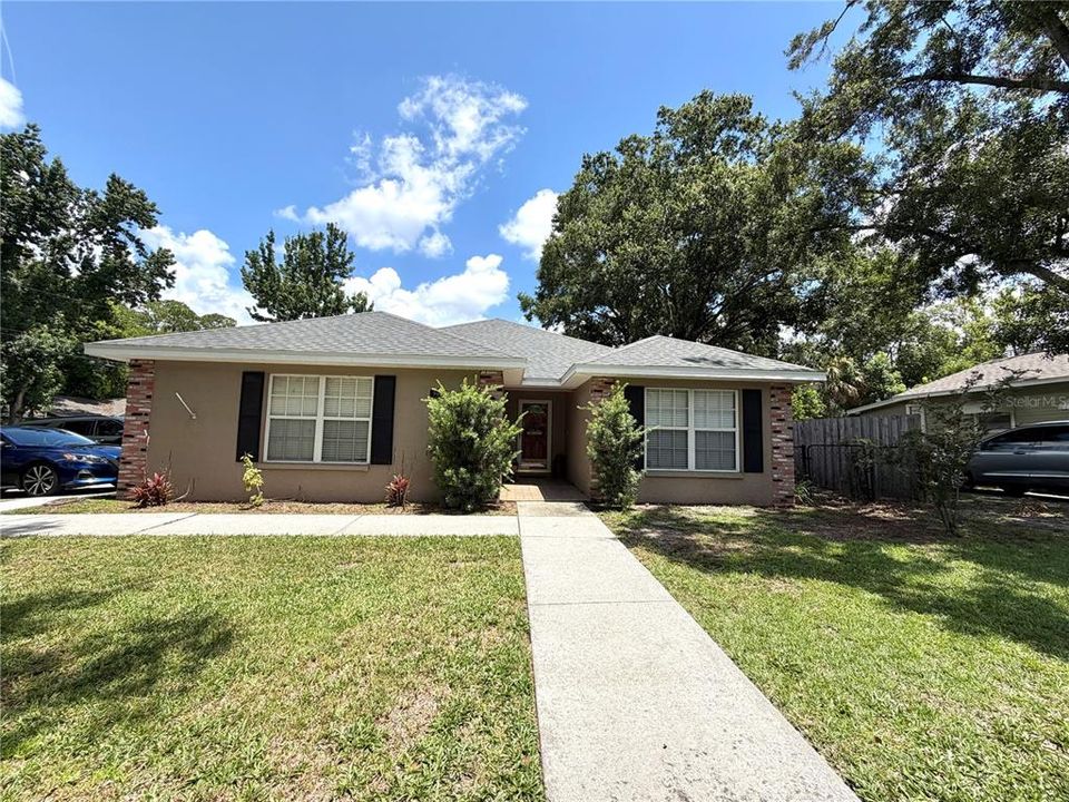 For Sale: $325,000 (3 beds, 2 baths, 1551 Square Feet)