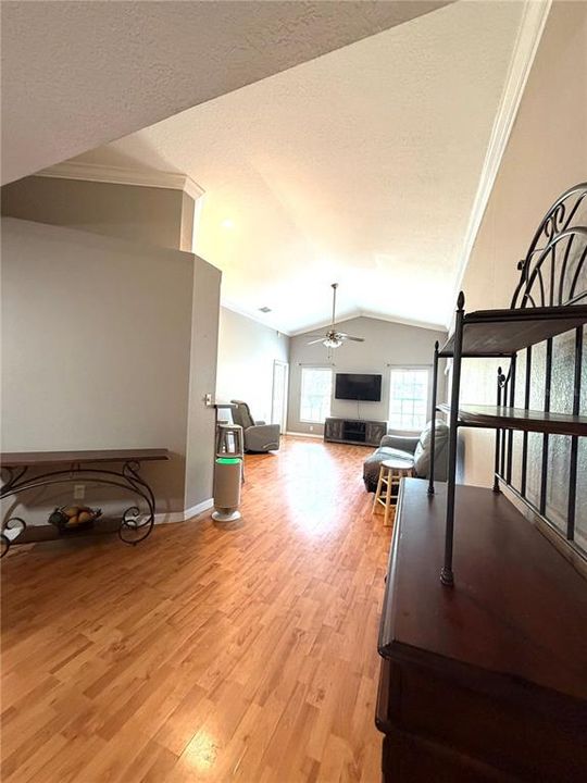 For Sale: $325,000 (3 beds, 2 baths, 1551 Square Feet)