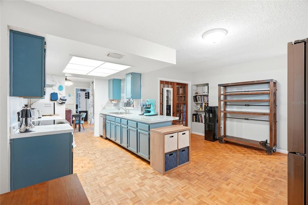 На продажу: $950,000 (4 спален, 2 ванн, 2155 Квадратных фут)