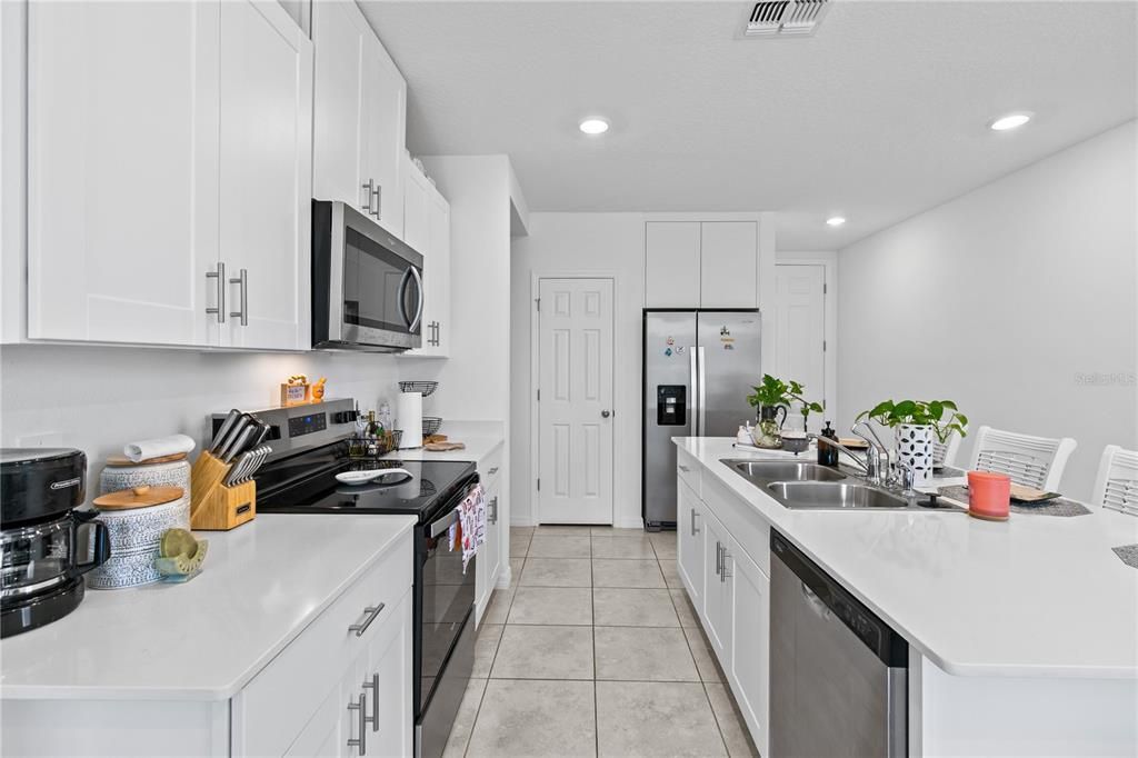 For Sale: $270,000 (3 beds, 2 baths, 1288 Square Feet)