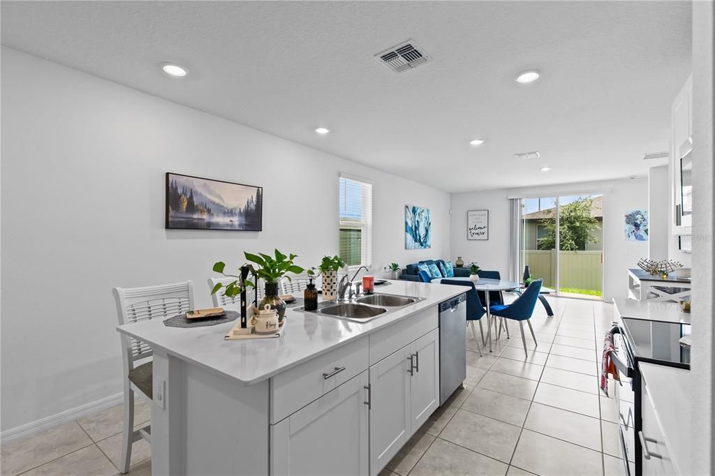 For Sale: $270,000 (3 beds, 2 baths, 1288 Square Feet)