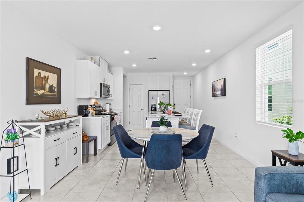 For Sale: $270,000 (3 beds, 2 baths, 1288 Square Feet)