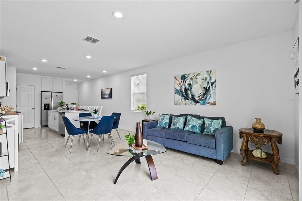 For Sale: $270,000 (3 beds, 2 baths, 1288 Square Feet)