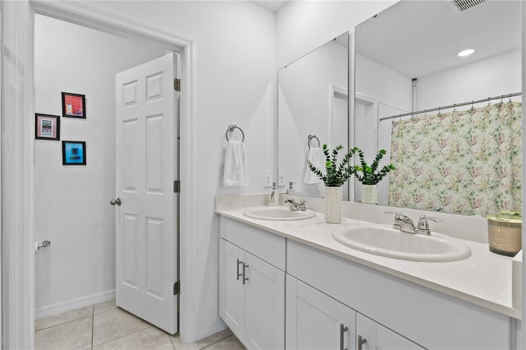 For Sale: $270,000 (3 beds, 2 baths, 1288 Square Feet)