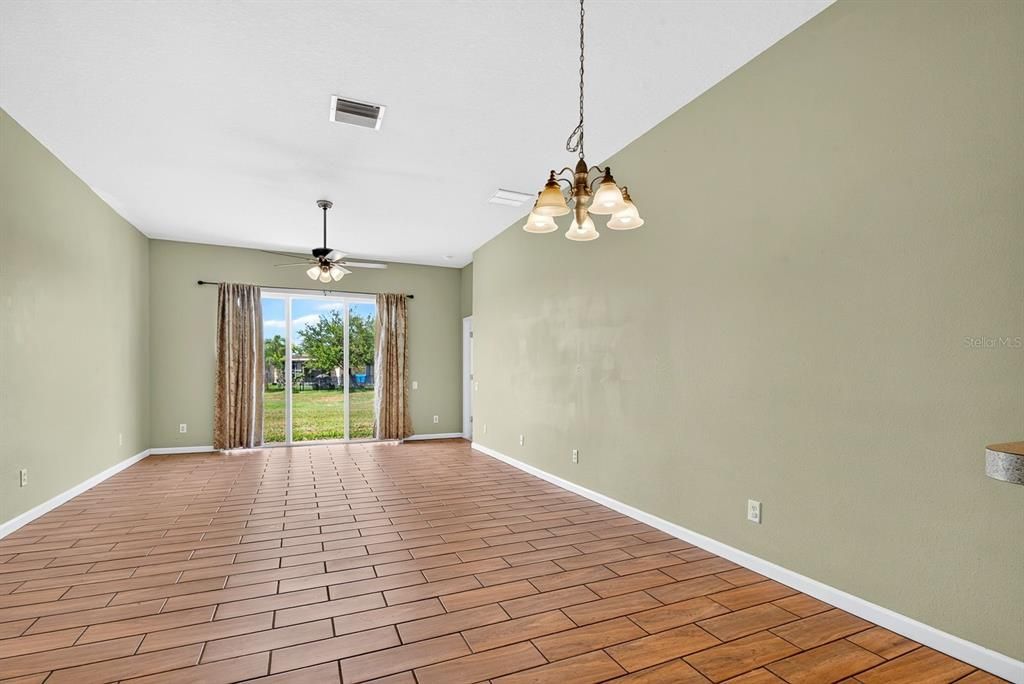For Sale: $360,000 (4 beds, 2 baths, 1604 Square Feet)