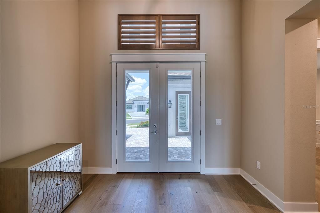 En Venta: $1,429,900 (3 camas, 3 baños, 2976 Pies cuadrados)