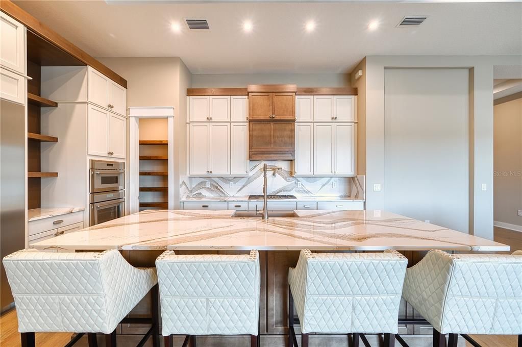 En Venta: $1,429,900 (3 camas, 3 baños, 2976 Pies cuadrados)
