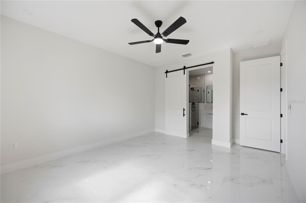 Activo con contrato: $314,900 (3 camas, 2 baños, 1308 Pies cuadrados)