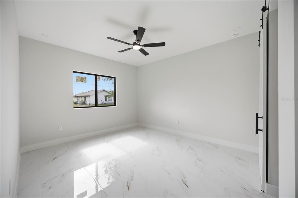 Activo con contrato: $314,900 (3 camas, 2 baños, 1308 Pies cuadrados)