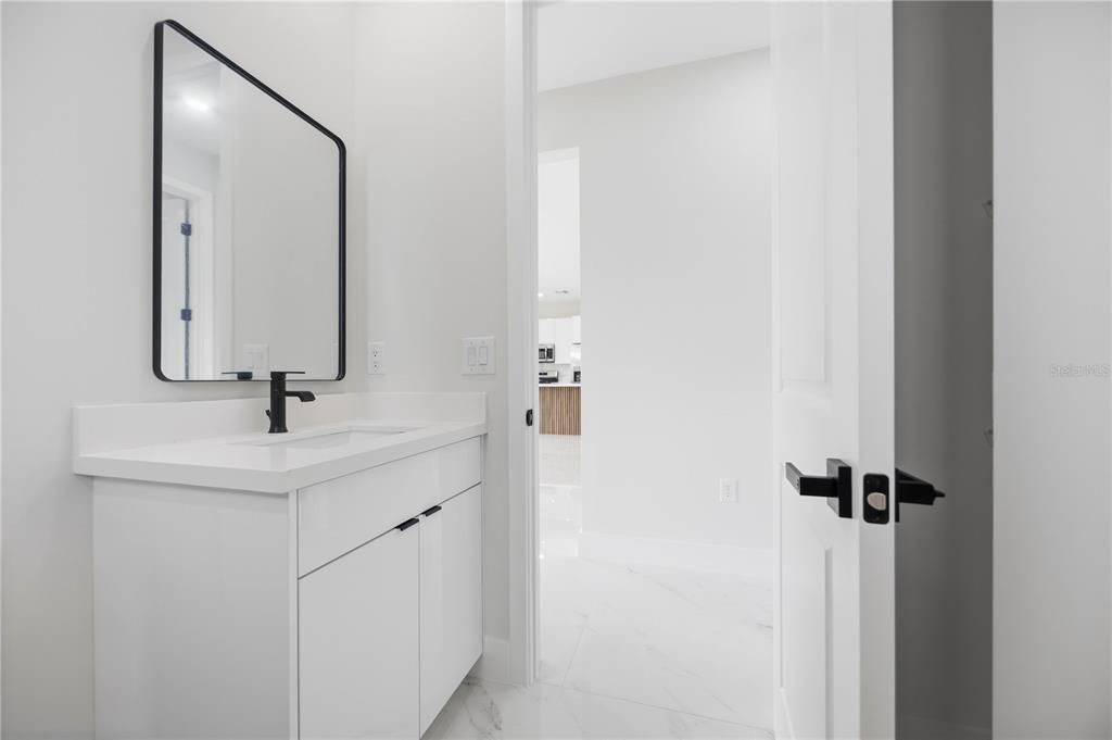 Activo con contrato: $314,900 (3 camas, 2 baños, 1308 Pies cuadrados)