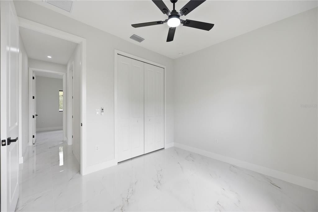 Activo con contrato: $314,900 (3 camas, 2 baños, 1308 Pies cuadrados)