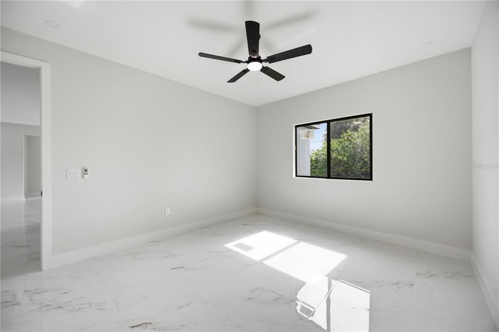 Activo con contrato: $314,900 (3 camas, 2 baños, 1308 Pies cuadrados)