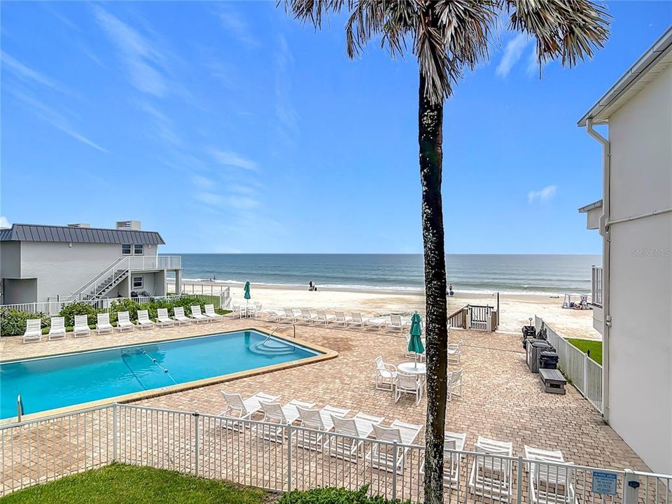 For Sale: $479,900 (2 beds, 2 baths, 889 Square Feet)
