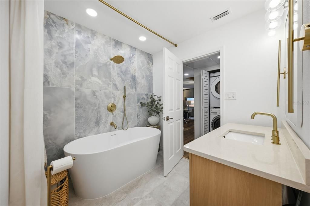 На продажу: $385,000 (3 спален, 2 ванн, 1227 Квадратных фут)