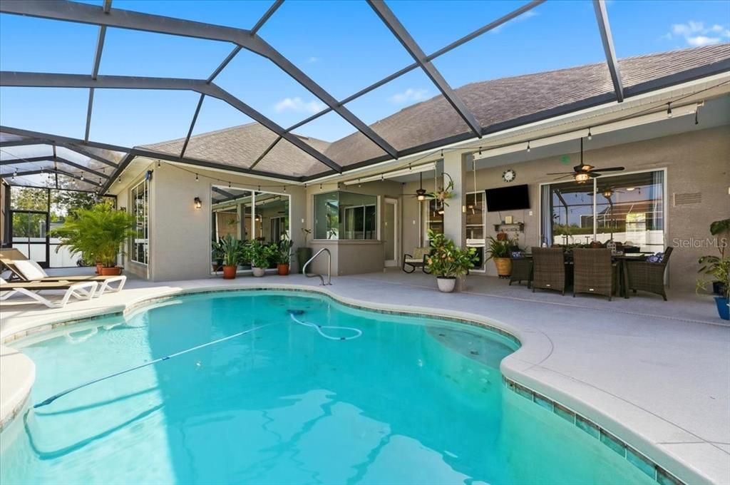 For Sale: $509,000 (5 beds, 3 baths, 2608 Square Feet)