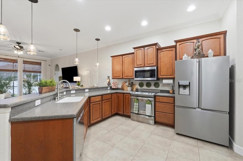 For Sale: $509,000 (5 beds, 3 baths, 2608 Square Feet)