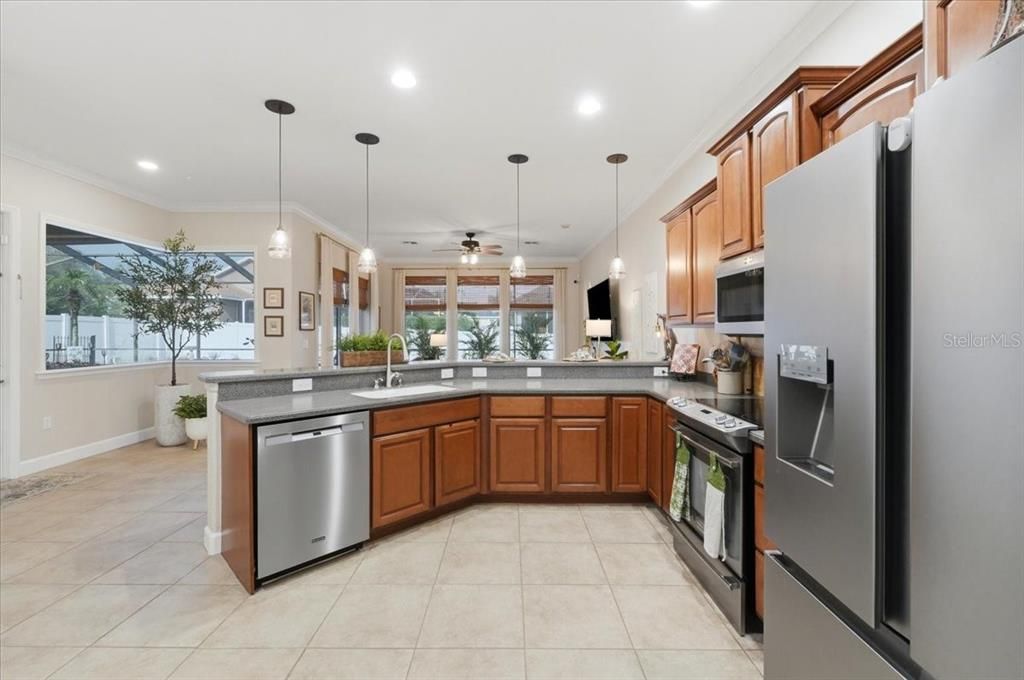 For Sale: $509,000 (5 beds, 3 baths, 2608 Square Feet)