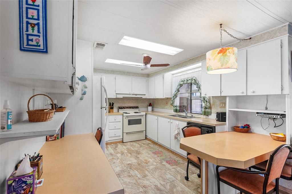 For Sale: $59,999 (2 beds, 2 baths, 1680 Square Feet)