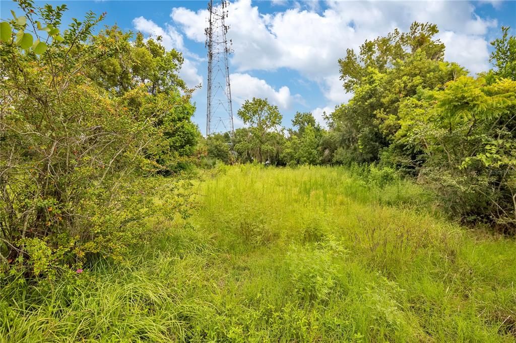 En Venta: $950,000 (0.89 acres)