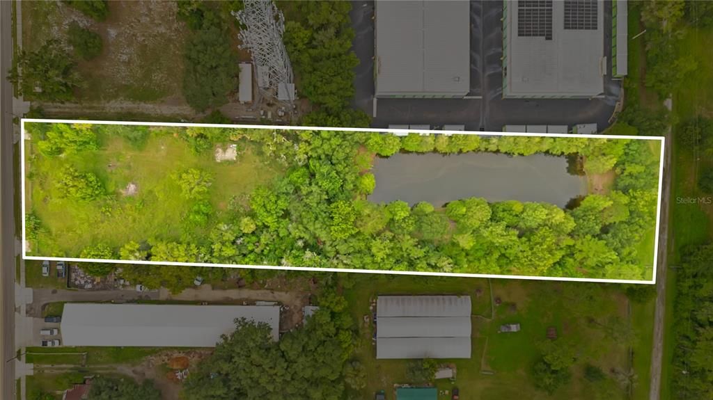 En Venta: $950,000 (0.89 acres)