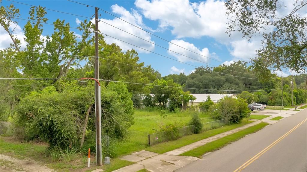 En Venta: $950,000 (0.89 acres)