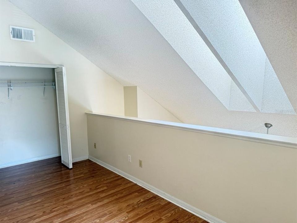 На продажу: $145,000 (2 спален, 1 ванн, 1342 Квадратных фут)